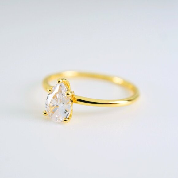 Brilliant Large Pear Cut Solitaire Crystals 5 Prongs Ring 18K Gold S925 Silver - Picture 4 of 8